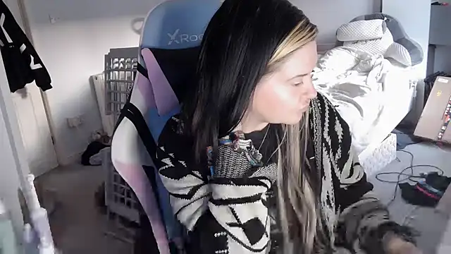 AureliaXOX online show from March 2025 05:11:02 PM