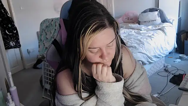 AureliaXOX online show from March 2025 10:08:02 AM