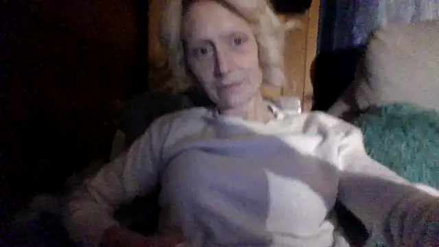 Snapshot of beautifulme23 chatting on February 2025 03:47:02 AM beautifulme23 online show from February 2025 03:47:02 AM