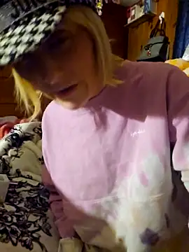 Snapshot of beautifulme23 chatting on February 2025 05:32:02 PM beautifulme23 online show from February 2025 05:32:02 PM