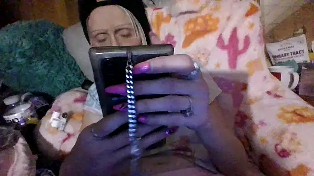 Snapshot of beautifulme23 chatting on February 2025 04:58:02 AM beautifulme23 online show from February 2025 04:58:02 AM