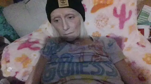 Snapshot of beautifulme23 chatting on February 2025 08:05:02 AM beautifulme23 online show from February 2025 08:05:02 AM