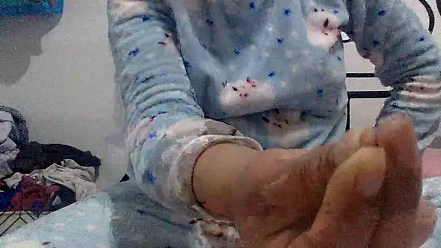 sharonlopez9611 online show from February 2026 03:14:02 AM