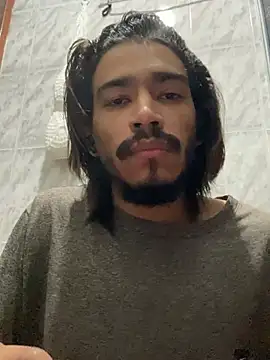 Mineirinho043 online show from May 2026 11:50:01 PM