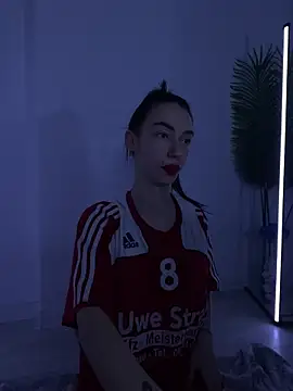 Celine Roxelle online show from November 2025 05:46:02 PM