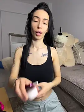 Snapshot of Celine_Roxelle chatting on April 2026 09:16:02 PM Celine Roxelle online show from April 2026 09:16:02 PM