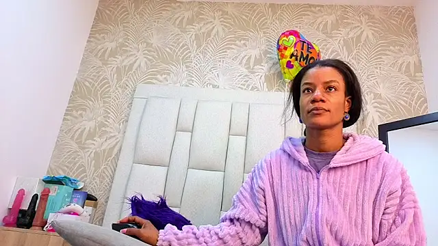 Snapshot of dafnnelewis chatting on February 2026 11:17:01 AM dafnnelewis online show from February 2026 11:17:01 AM