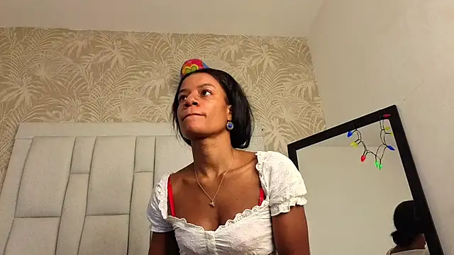 Snapshot of dafnnelewis chatting on February 2026 11:18:01 AM dafnnelewis online show from February 2026 11:18:01 AM