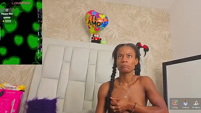 Snapshot of dafnnelewis chatting on May 2026 11:07:02 AM dafnnelewis online show from May 2026 11:07:02 AM