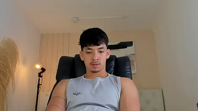 ISAAC CRYSTON online show from November 2025 07:59:01 PM