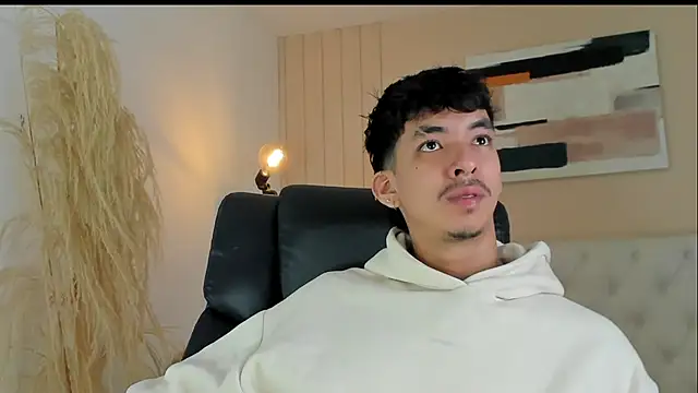 ISAAC CRYSTON online show from November 2025 08:29:01 PM