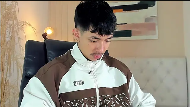 ISAAC CRYSTON online show from November 2025 08:52:02 PM