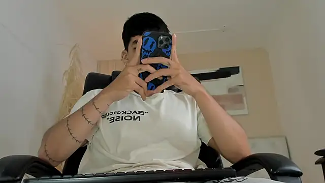 ISAAC CRYSTON online show from January 2026 11:20:02 PM