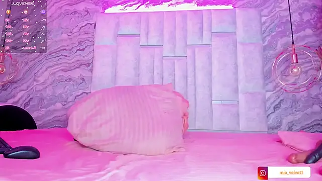 MiaVelveett online show from November 2025 01:16:02 AM