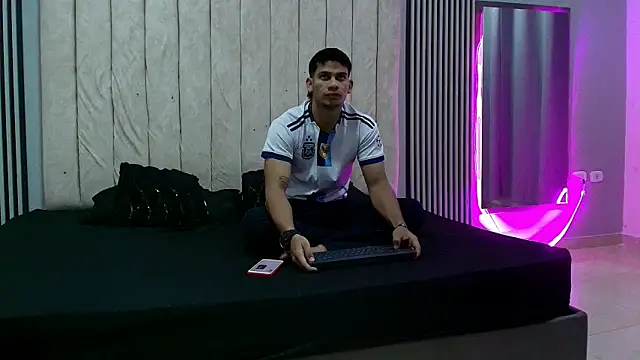 ANDRES STUD online show from September 2025 04:25:02 AM