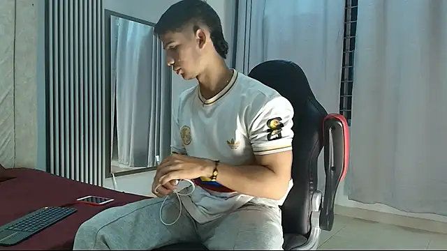 ANDRES STUD online show from September 2025 04:28:02 AM