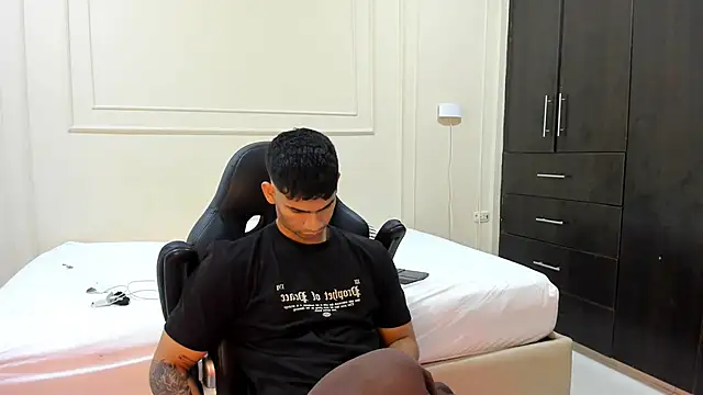 ANDRES STUD online show from April 2026 03:40:02 AM