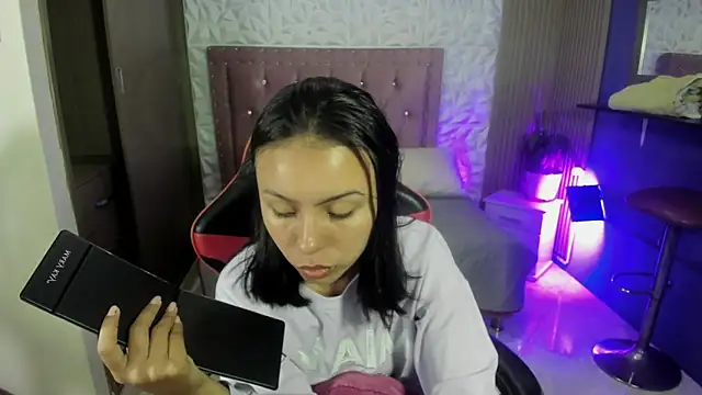 Snapshot of julieta_fn chatting on July 2026 12:55:01 PM julieta fn online show from July 2026 12:55:01 PM