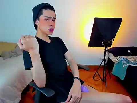 Snapshot of steve__gray chatting on March 2025 07:07:02 PM steve gray online show from March 2025 07:07:02 PM