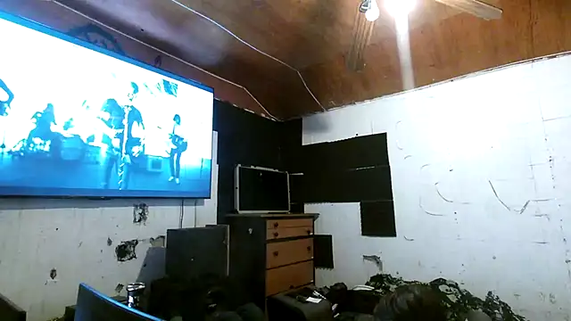 Snapshot of nuttyking2022 chatting on November 2025 06:23:01 AM nuttyking2022 online show from November 2025 06:23:01 AM