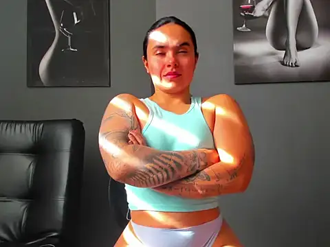 karlyjons12 online show from November 2025 12:49:02 PM