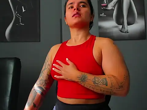 karlyjons12 online show from February 2026 02:45:01 PM