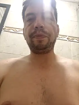 Snapshot of reyarturs13 chatting on February 2025 04:06:01 AM reyarturs13 online show from February 2025 04:06:01 AM