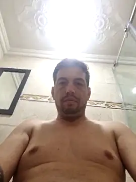 Snapshot of reyarturs13 chatting on February 2025 04:55:01 AM reyarturs13 online show from February 2025 04:55:01 AM