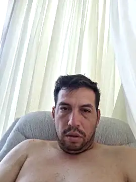 Snapshot of reyarturs13 chatting on February 2025 05:11:02 PM reyarturs13 online show from February 2025 05:11:02 PM