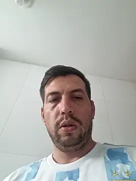 Snapshot of reyarturs13 chatting on February 2025 06:29:02 PM reyarturs13 online show from February 2025 06:29:02 PM