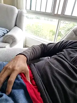 Snapshot of reyarturs13 chatting on February 2025 05:10:02 PM reyarturs13 online show from February 2025 05:10:02 PM