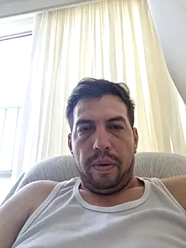 Snapshot of reyarturs13 chatting on February 2025 05:20:02 PM reyarturs13 online show from February 2025 05:20:02 PM