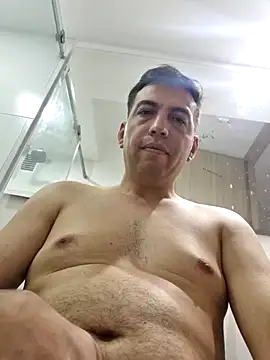 Snapshot of reyarturs13 chatting on March 2025 11:45:02 AM reyarturs13 online show from March 2025 11:45:02 AM