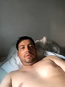 Snapshot of reyarturs13 chatting on March 2026 09:06:01 PM reyarturs13 online show from March 2026 09:06:01 PM