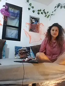 jeans and emma online show from October 2025 01:38:01 AM