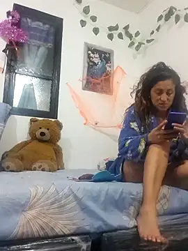 jeans and emma online show from November 2025 02:00:01 AM