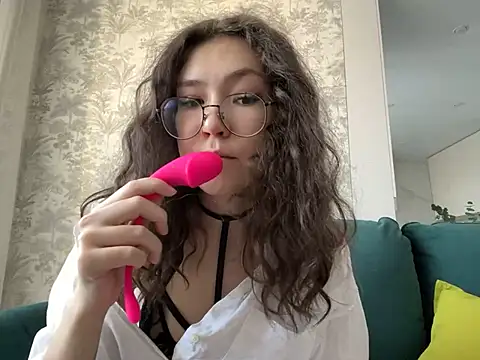 Snapshot of Tw1nFlame chatting on February 2025 04:11:02 AM Tw1nFlame online show from February 2025 04:11:02 AM