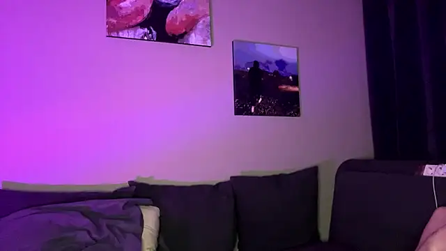 Snapshot of Tw1nFlame chatting on March 2025 09:59:01 PM Tw1nFlame online show from March 2025 09:59:01 PM