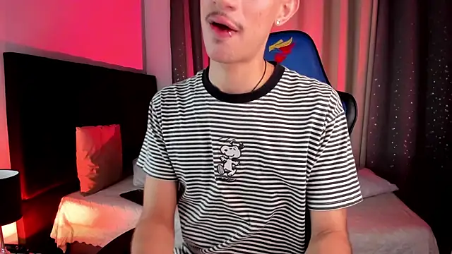 NovaaWheler online show from October 2025 06:38:02 PM