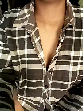 Snapshot of sufiya-ji chatting on February 2025 05:20:02 PM sufiya-ji online show from February 2025 05:20:02 PM