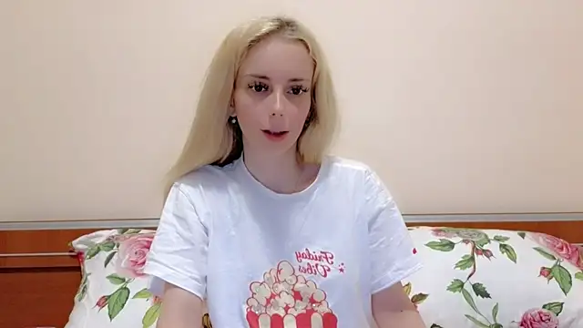 ChristiHanson online show from April 2026 01:21:01 AM