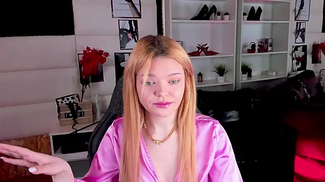 Snapshot of AdeleCartier chatting on February 2025 05:42:02 AM AdeleCartier online show from February 2025 05:42:02 AM