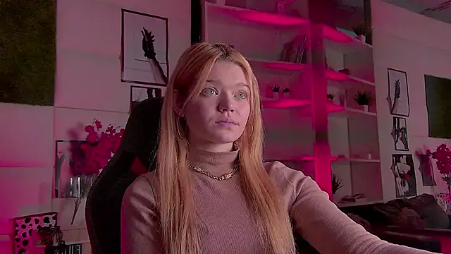 Snapshot of AdeleCartier chatting on March 2025 03:30:01 AM AdeleCartier online show from March 2025 03:30:01 AM