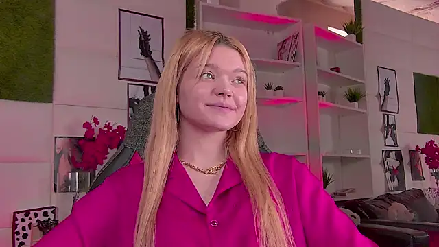 Snapshot of AdeleCartier chatting on March 2025 06:37:01 AM AdeleCartier online show from March 2025 06:37:01 AM