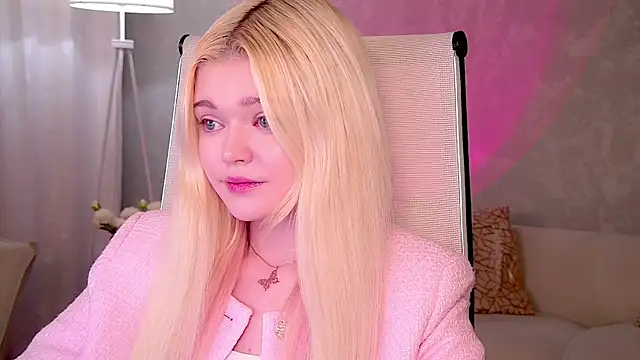 Snapshot of AdeleCartier chatting on April 2026 12:47:01 AM AdeleCartier online show from April 2026 12:47:01 AM