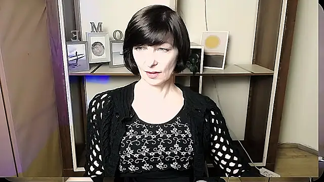 Snapshot of _AngeliaFlow_ chatting on June 2026 08:39:02 AM AngeliaFlow online show from June 2026 08:39:02 AM