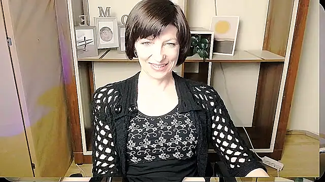 Snapshot of _AngeliaFlow_ chatting on June 2026 06:03:02 AM AngeliaFlow online show from June 2026 06:03:02 AM