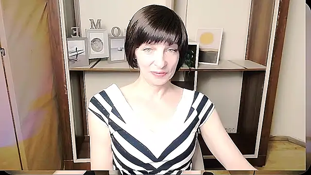 Snapshot of _AngeliaFlow_ chatting on June 2026 08:01:02 AM AngeliaFlow online show from June 2026 08:01:02 AM