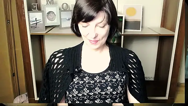 Snapshot of _AngeliaFlow_ chatting on July 2026 06:37:02 AM AngeliaFlow online show from July 2026 06:37:02 AM