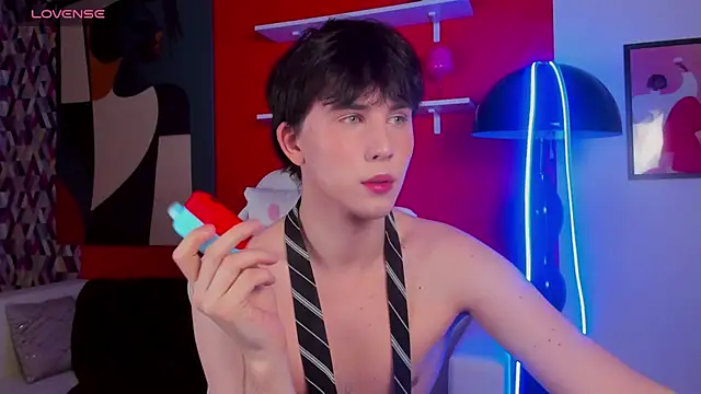 AdrianoAubert online show from December 2025 10:35:01 AM